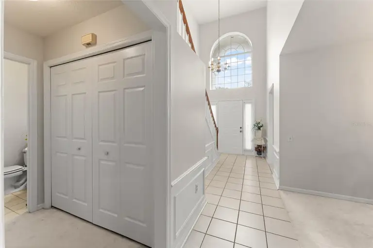 925 BERESFORD WAY — photo 4