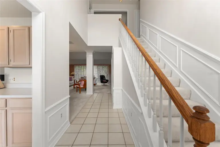 925 BERESFORD WAY — photo 5