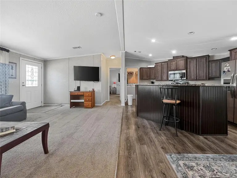 9925 SCEPTER AVE — photo 2