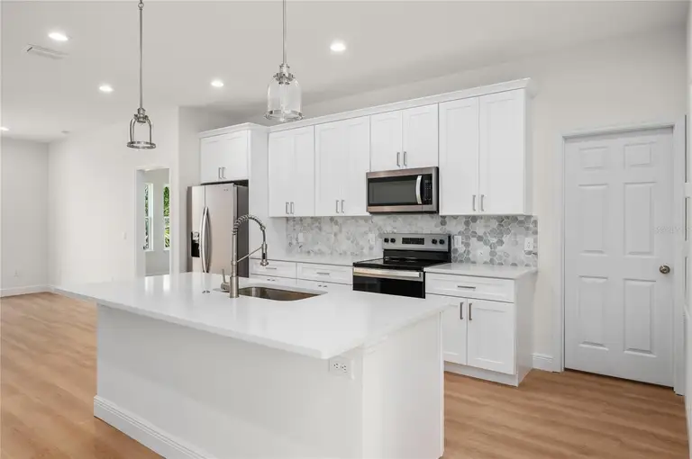 144 11TH AVE — photo 3
