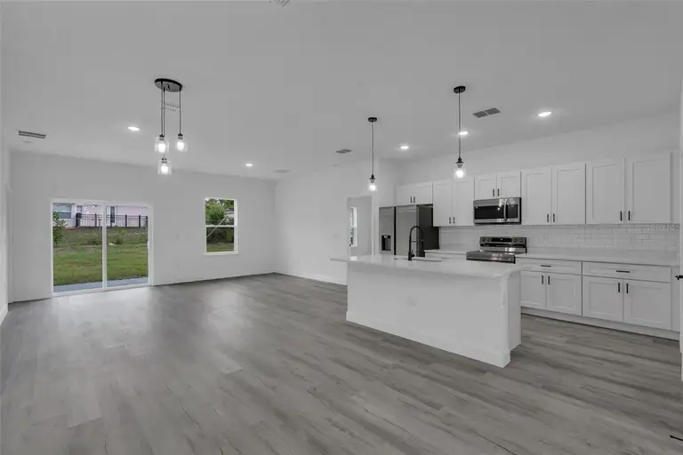 2211 SW 153RD PLACE — photo 2