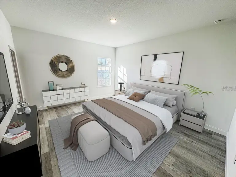 572 W BLUSTER PL — photo 2