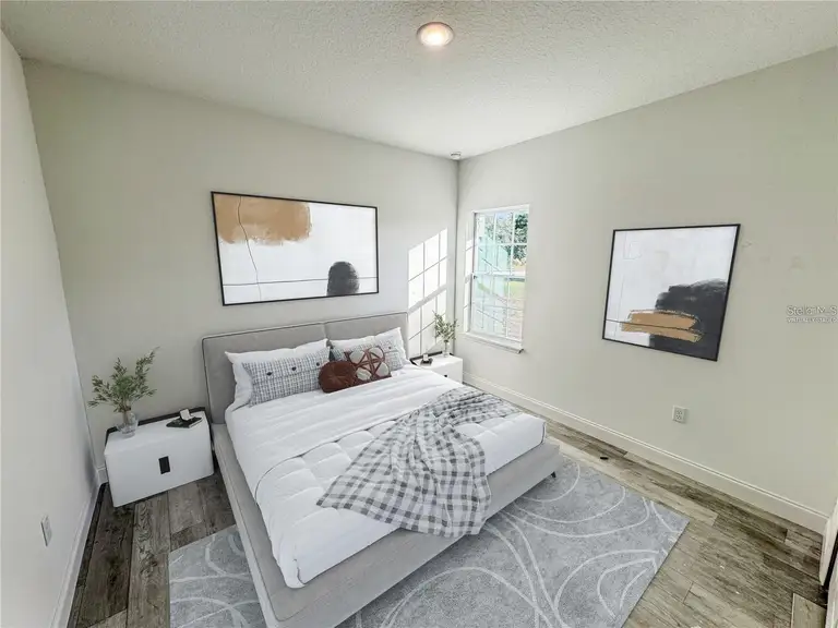 572 W BLUSTER PL — photo 3