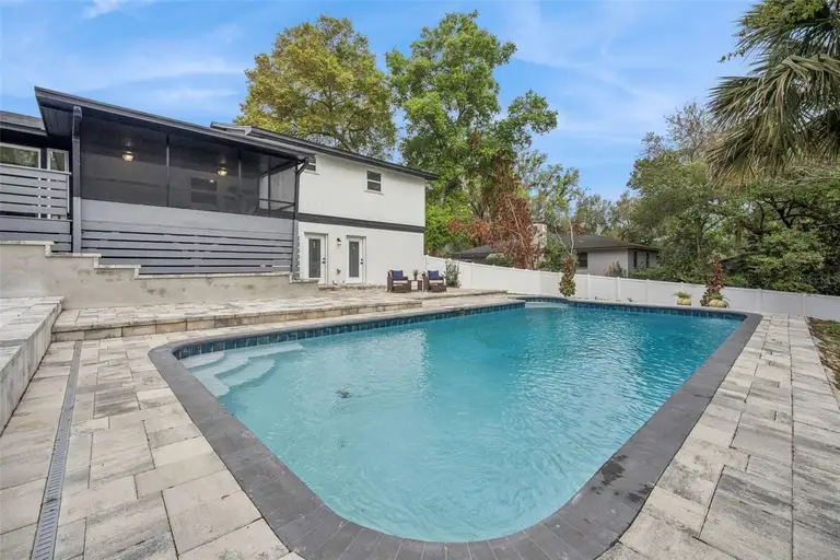 1450 HILLTOP DR — photo 2