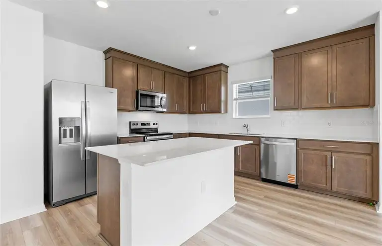 1452 HAMILTON WAY — photo 2