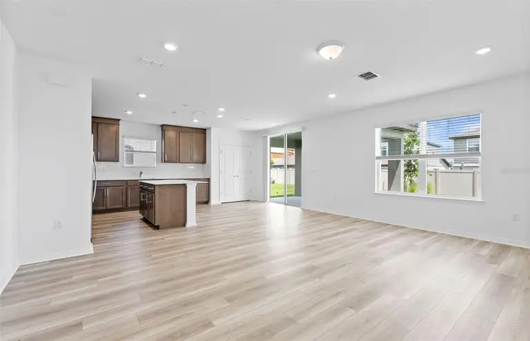 1452 HAMILTON WAY — photo 4
