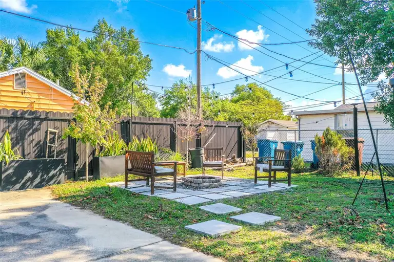 325 E JOHNSON AVE — photo 5