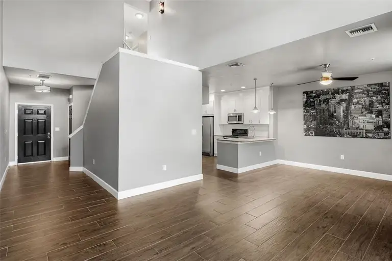 1010 WINDERLEY PL #127 — photo 4