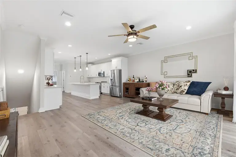 1225 SAVONA DR NE — photo 2