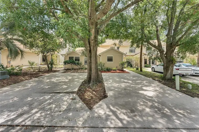 563 NORTHBRIDGE DR — photo 2