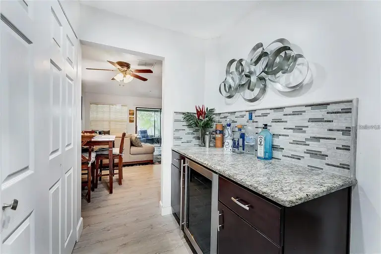 563 NORTHBRIDGE DR — photo 4