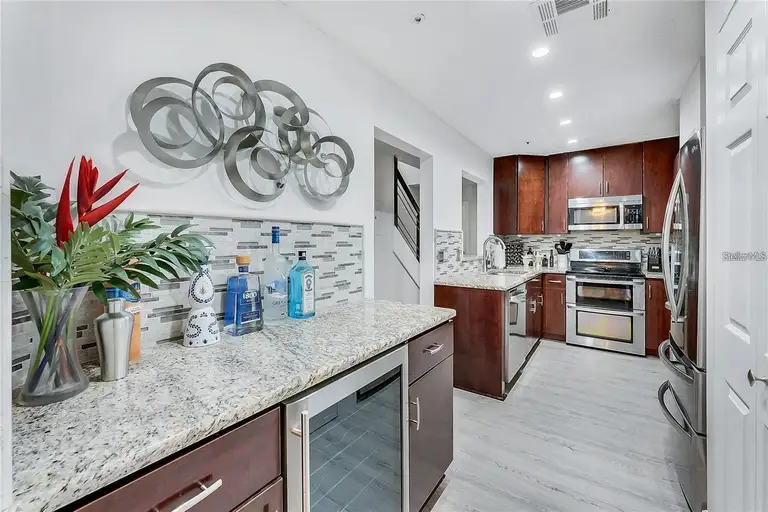 563 NORTHBRIDGE DR — photo 5