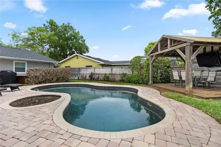2130 DELORAINE TRL