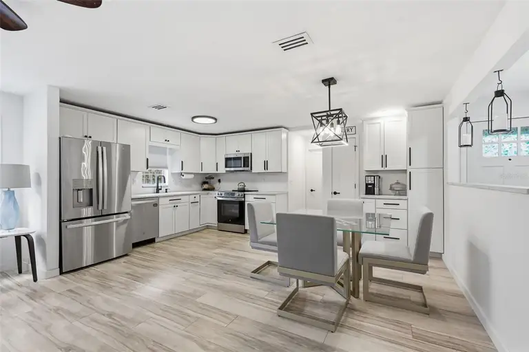 811 MICHIGAN BLVD — photo 3