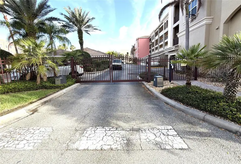 424 LUNA BELLA LN #416C — photo 2