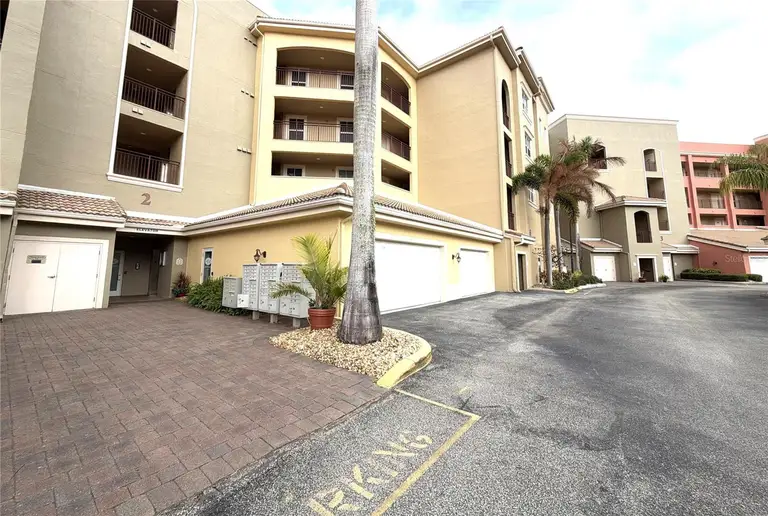 424 LUNA BELLA LN #416C — photo 3