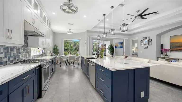 9000 WILLOW BROOK DR — photo 2
