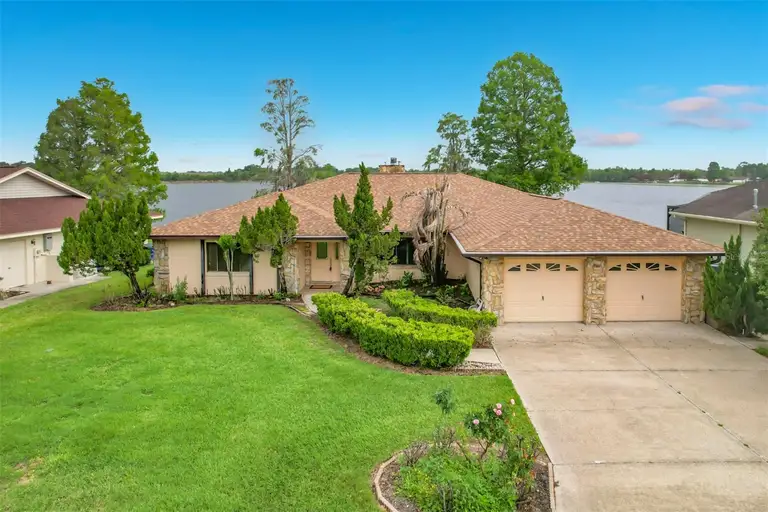 247 S LAKE PANSY DR