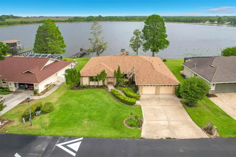247 S LAKE PANSY DR — photo 2