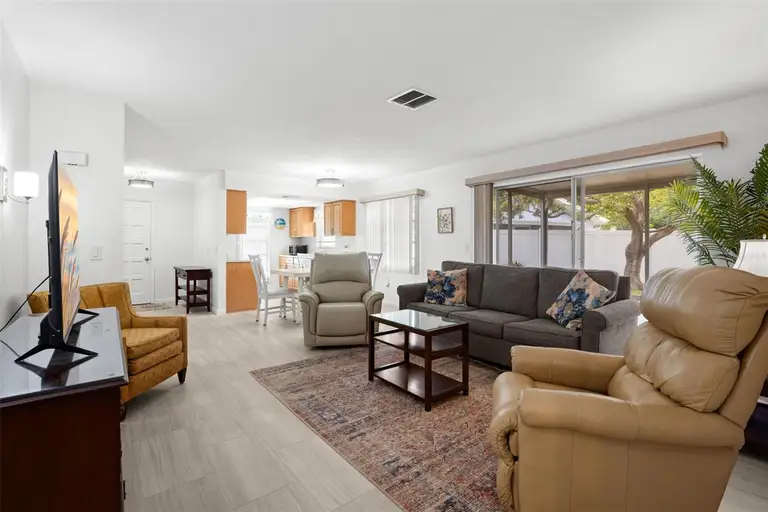 616 HERITAGE LN #B — photo 4