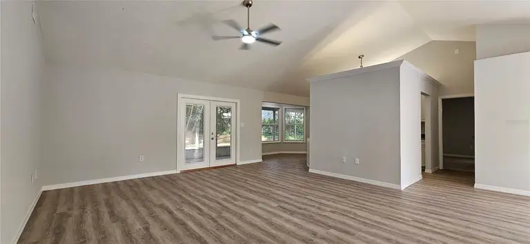 370 S COBBLE CT — photo 4