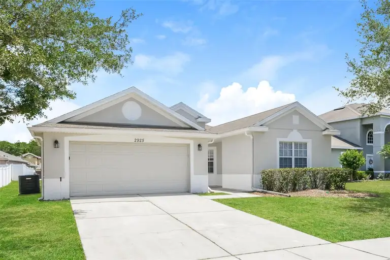 2925 WILLOW CREEK LN — photo 2