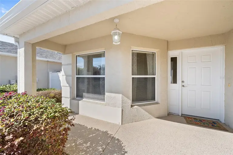 1426 JANEANN TER — photo 2