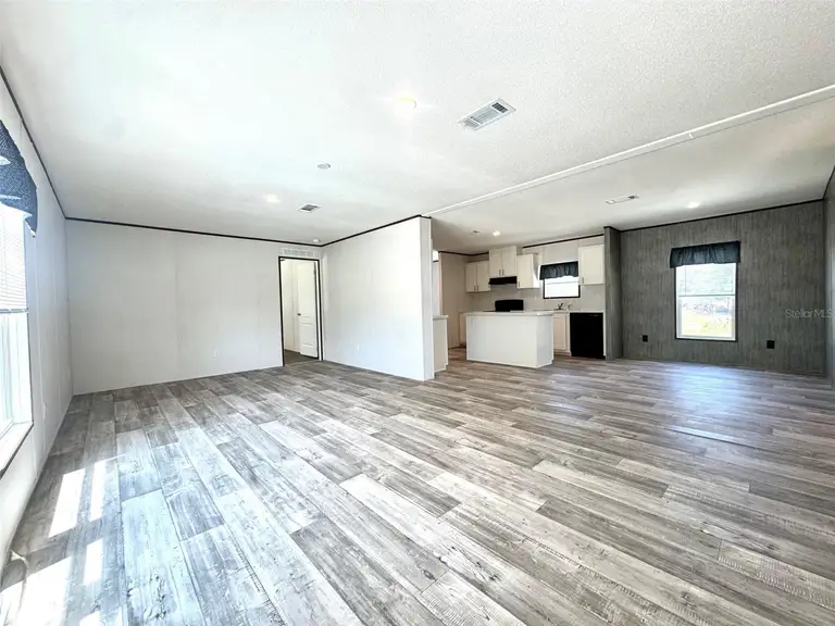 389 WATERVIEW DR — photo 3
