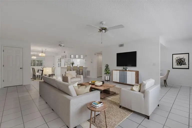 528 W VENICE AVE ## 1 — photo 4
