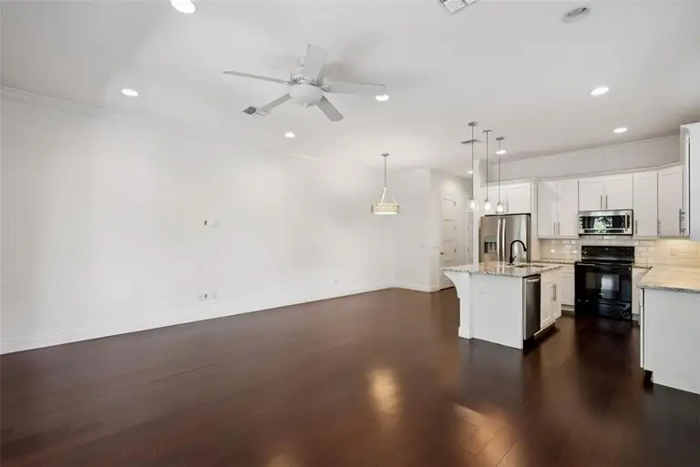 2505 DEPAUW AVE — photo 3