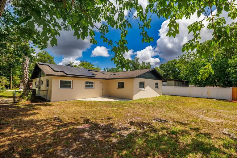 370 SULTANA LN — photo 3