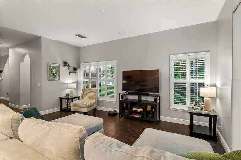 576 PINEBRANCH CIR — photo 4