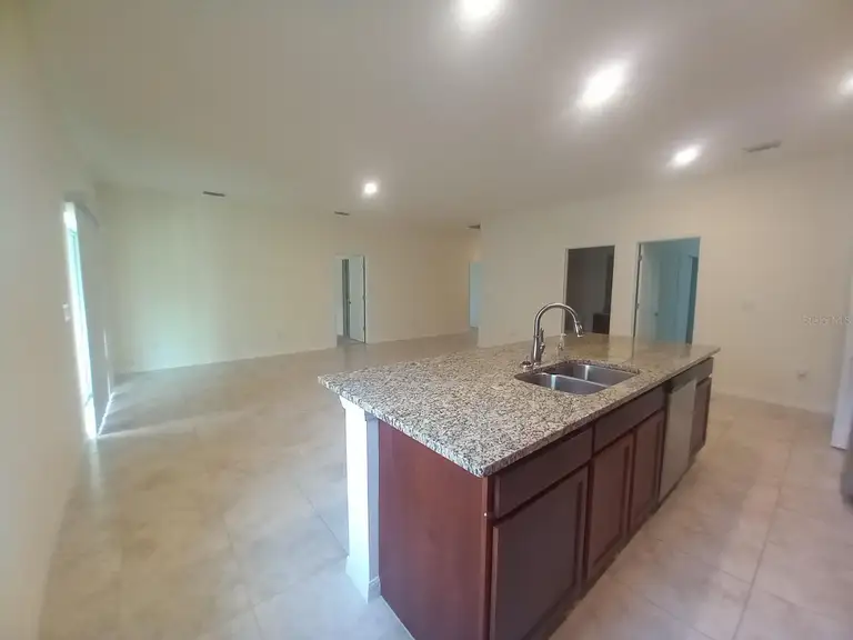 108 BOXWOOD LN — photo 4