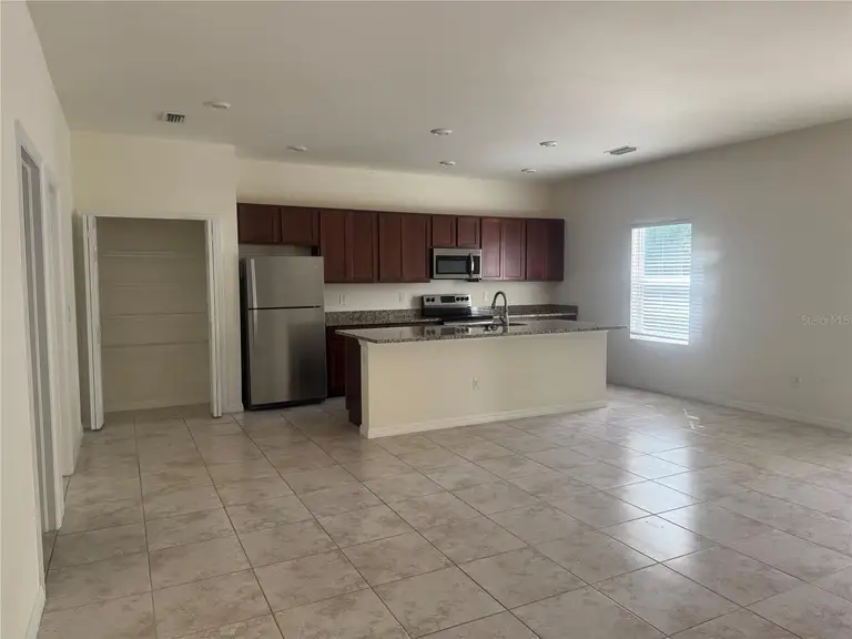 108 BOXWOOD LN — photo 5