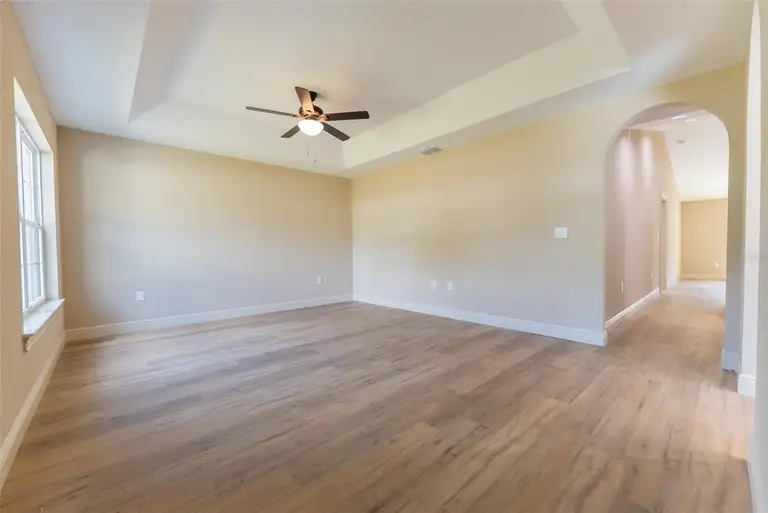 10 SEQUOIA DRIVE TRAK — photo 2