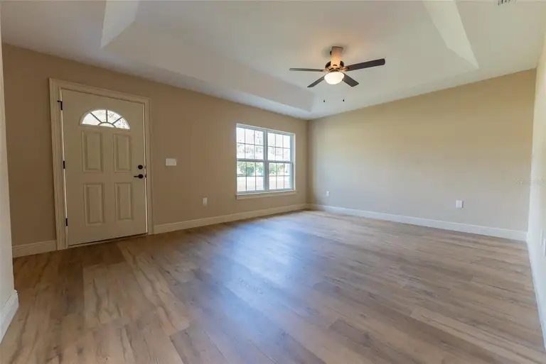 10 SEQUOIA DRIVE TRAK — photo 4