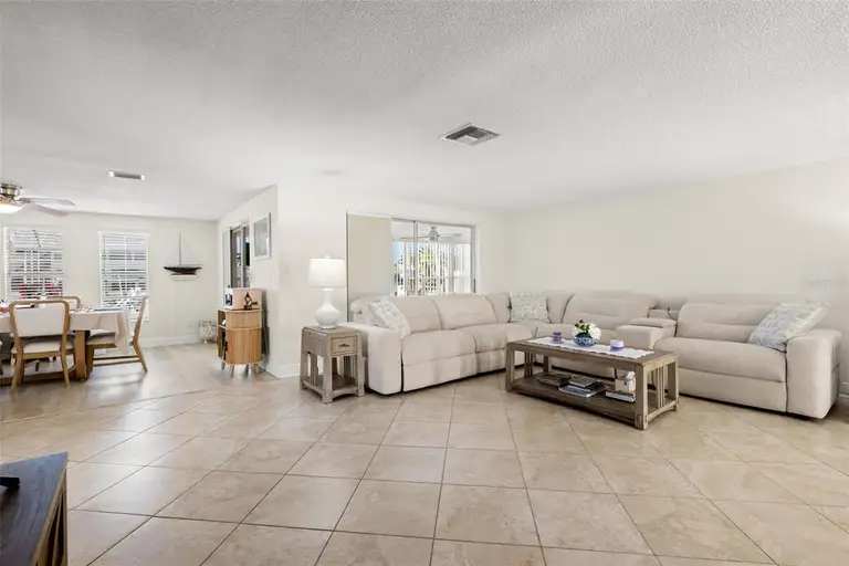 7418 ISLANDER LN — photo 4