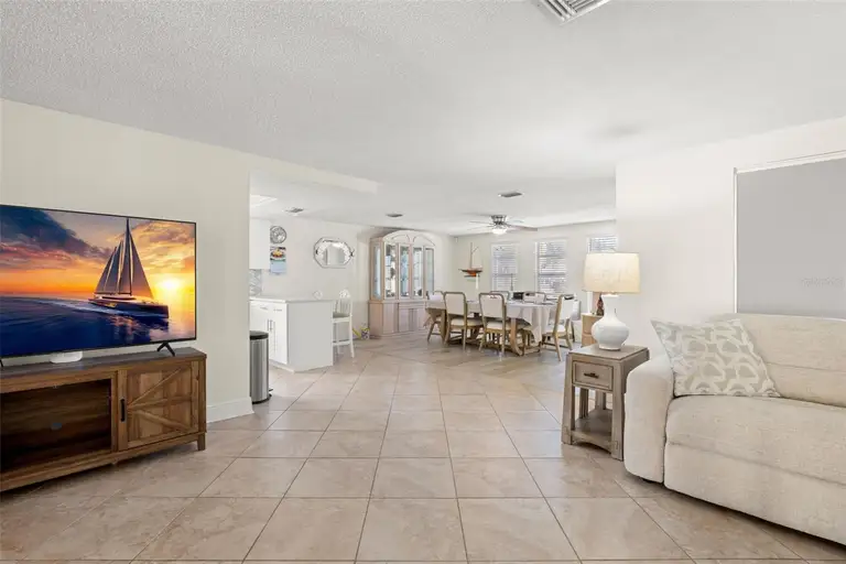 7418 ISLANDER LN — photo 5