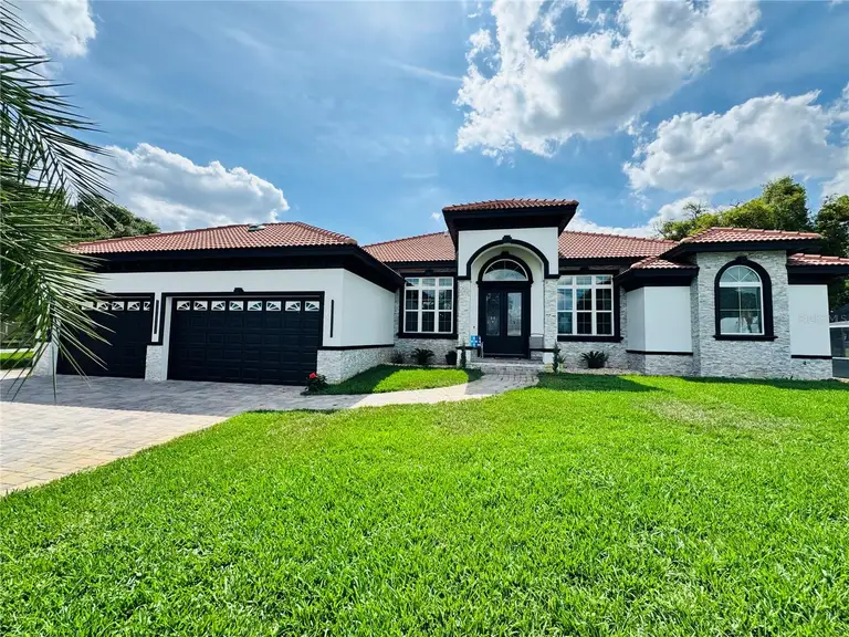 803 LAKE JESSIE DR DR