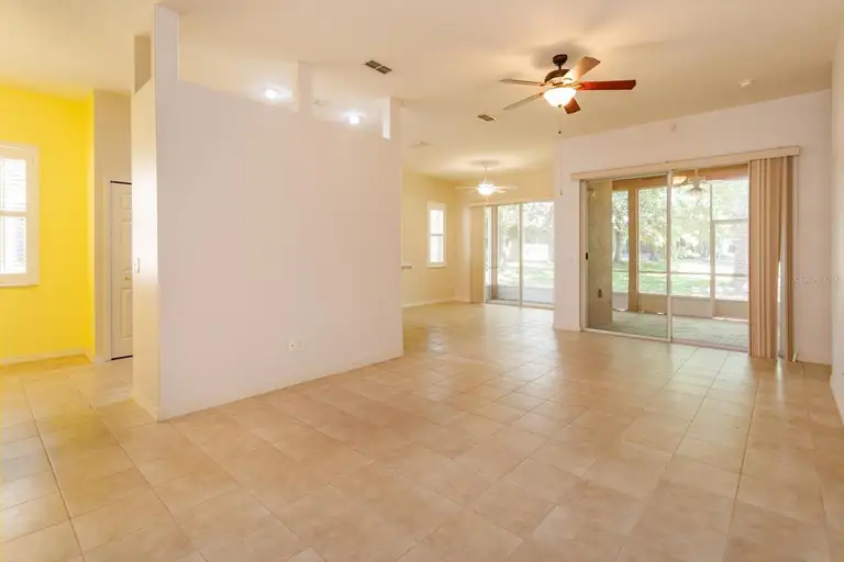 120 CREPE MYRTLE DR — photo 2