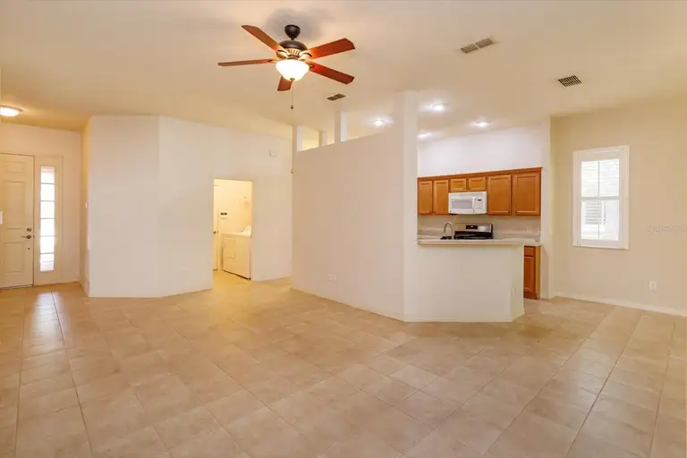 120 CREPE MYRTLE DR — photo 3