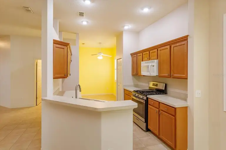 120 CREPE MYRTLE DR — photo 4