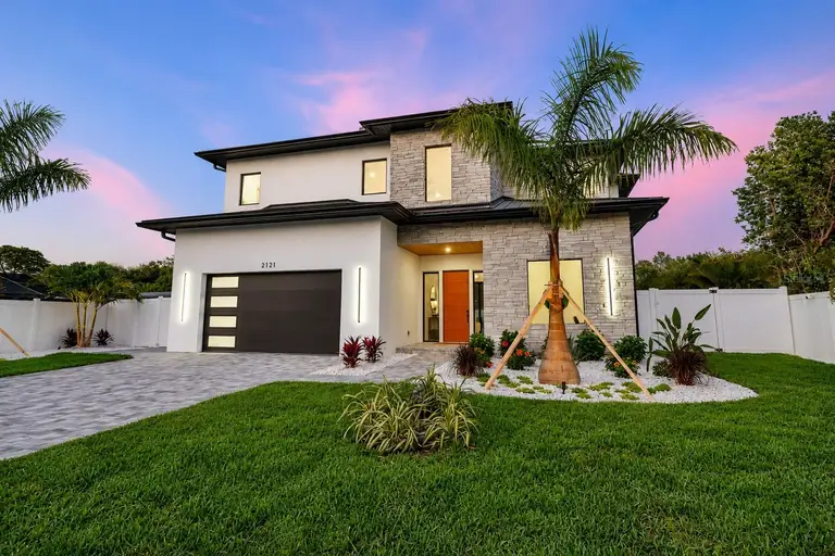2121 CLEMATIS CT — photo 2