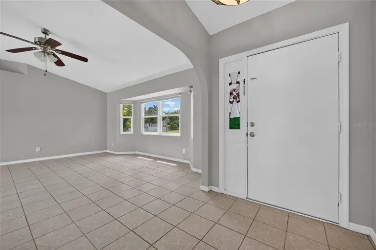 881 RIVIERA LN NW — photo 3