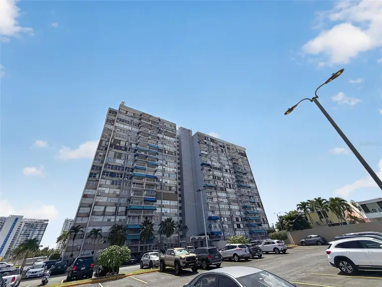 Cond. Mundo Feliz CALLE HERMANO RODRÍGUEZ #1202