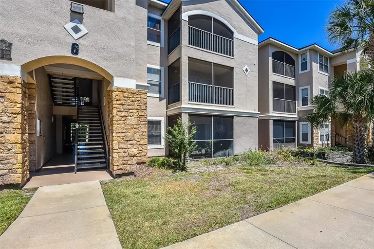 940 VILLAGE TRL #6-103 — photo 2