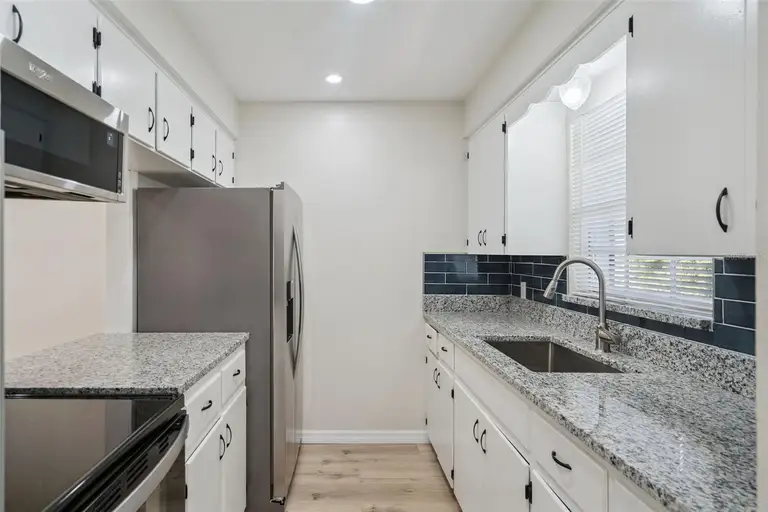 791 LAKE AVE #6 — photo 3