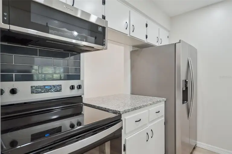 791 LAKE AVE #6 — photo 4