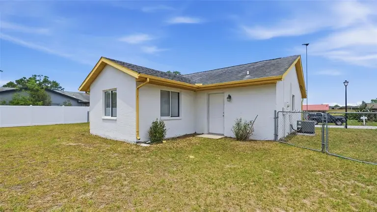 7115 LEXINGTON CIR — photo 4