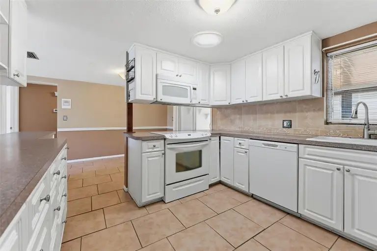 4737 ALCEA ST — photo 2